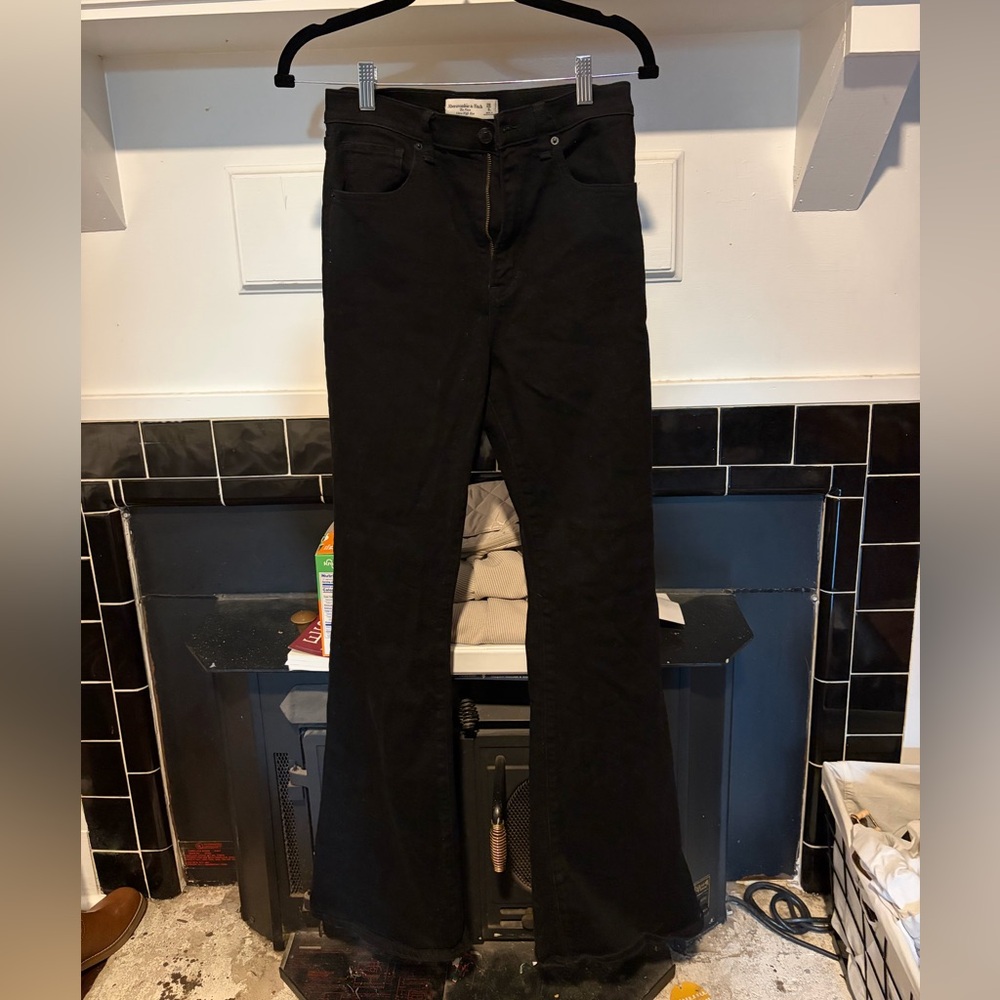 Womens Like New Sold Out Abercrombie Ultra High Rise Flare Black Jeans 6L/28s